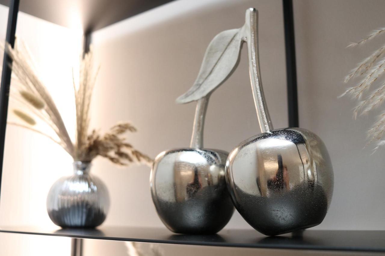 Appartamento Charming & Luxurious Gem Olbia Esterno foto