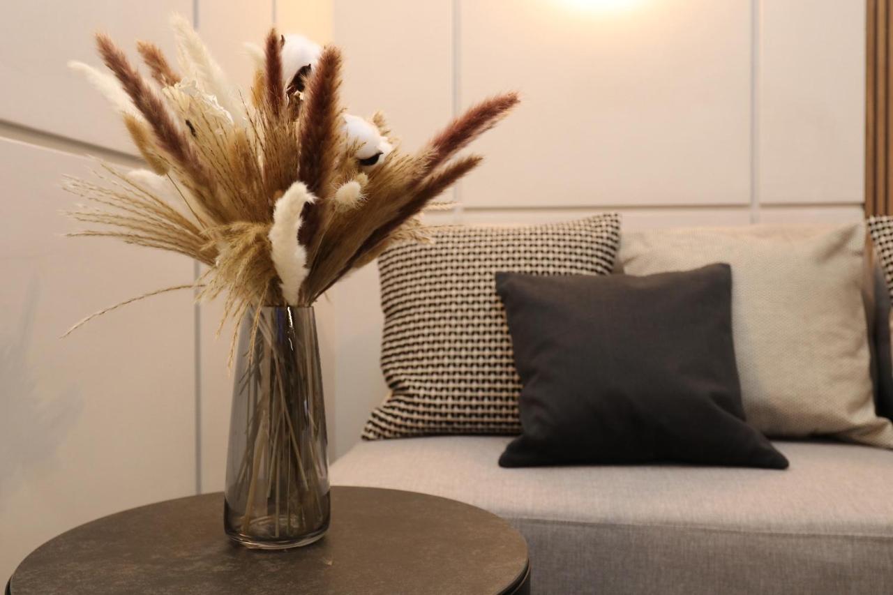 Appartamento Charming & Luxurious Gem Olbia Esterno foto