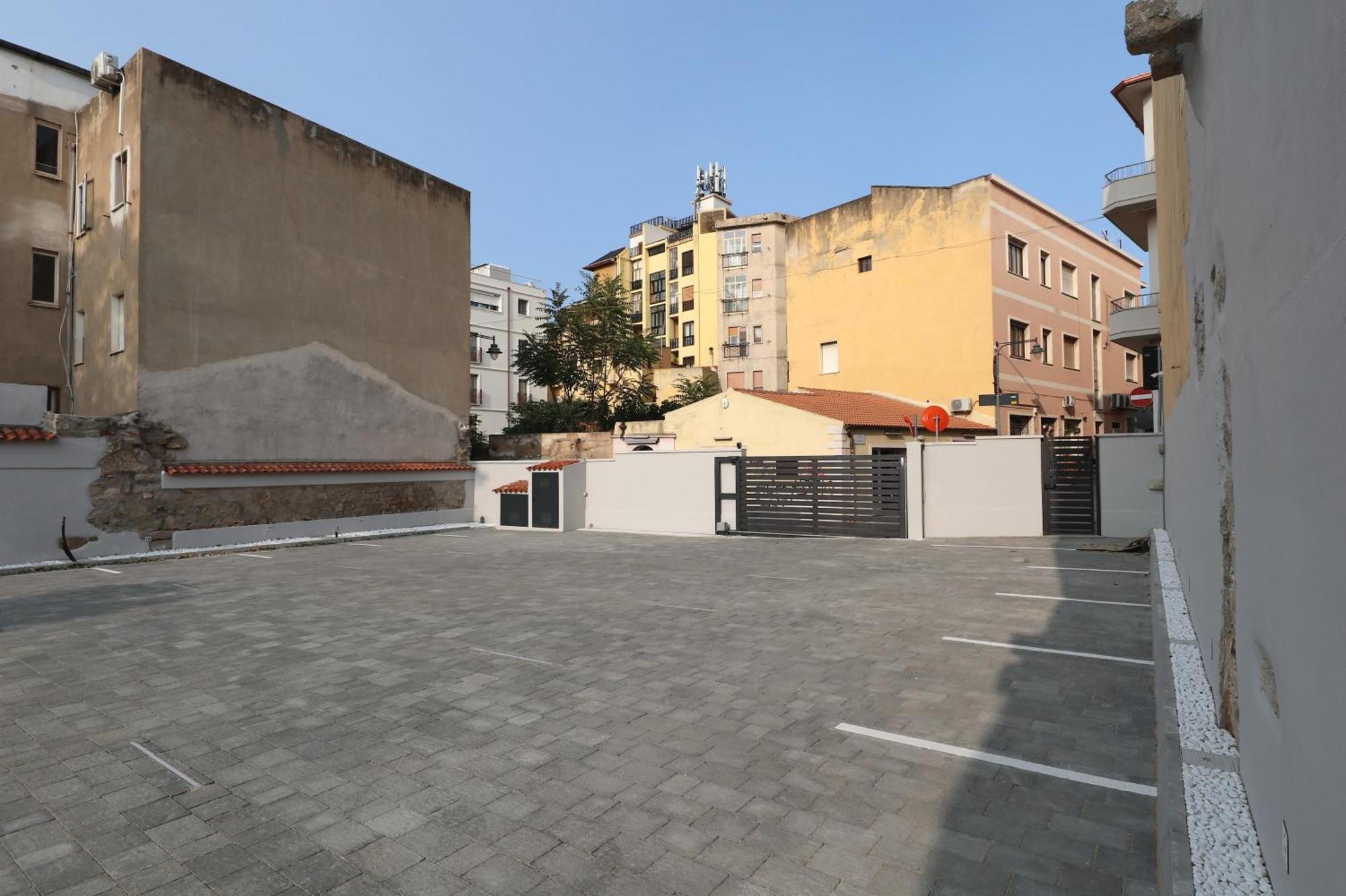 Appartamento Charming & Luxurious Gem Olbia Esterno foto